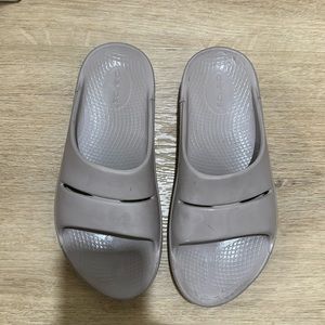 Women’s oofos slides women size 8 eu size 39